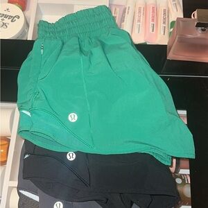 Lululemon size2 shorts in Kelley green diamonddye and black worn less than twice